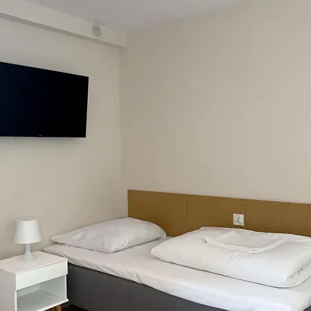 אכסניה City Hostel *