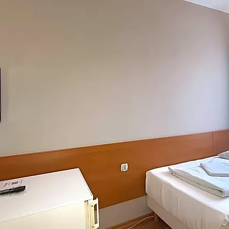 Hostel City Hostel *