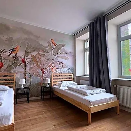 City Hostel *